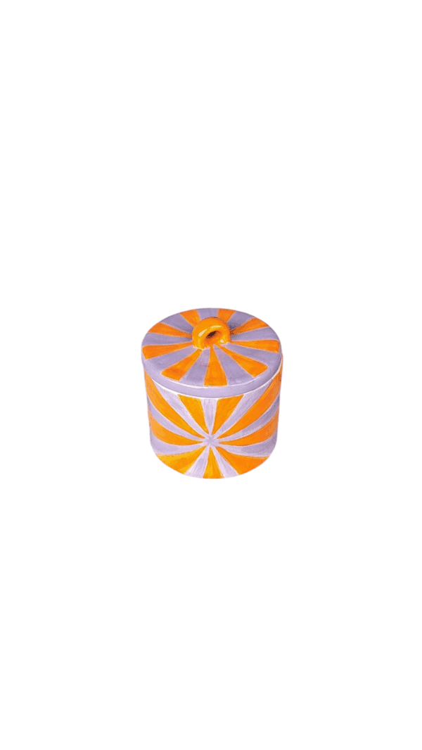Handgemaakte keramieken pot in Ibiza-stijl met oranje en lila strepen, hoogte 10 cm