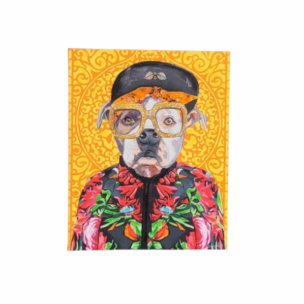 Schilderij van een hond met bril en bloemenjas op oranje achtergrond – kunstwerk van Heather Perry – 50 x 40 cm